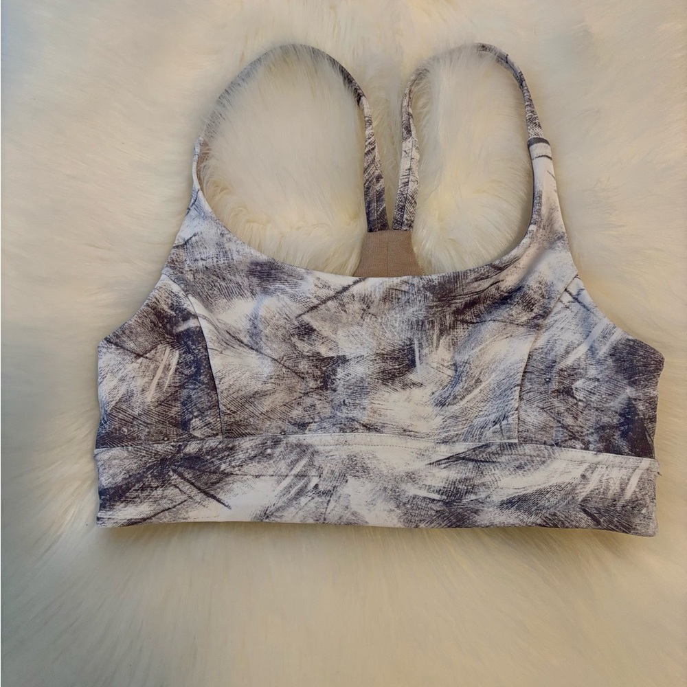 Lululemon Grey and White Flow Y Sports Bra EUC Sz 6